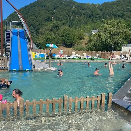 Mobil-home 4 Pers Avec Terrasse A - Api-1-52-1235 * Vic-sur-Cère