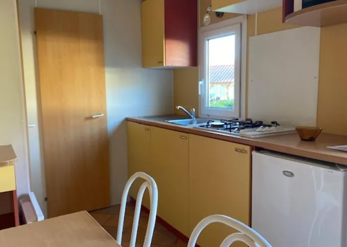 Mobil-home 4 Pers Avec Terrasse A - Api-1-52-1235 Kemp Vic-sur-Cère